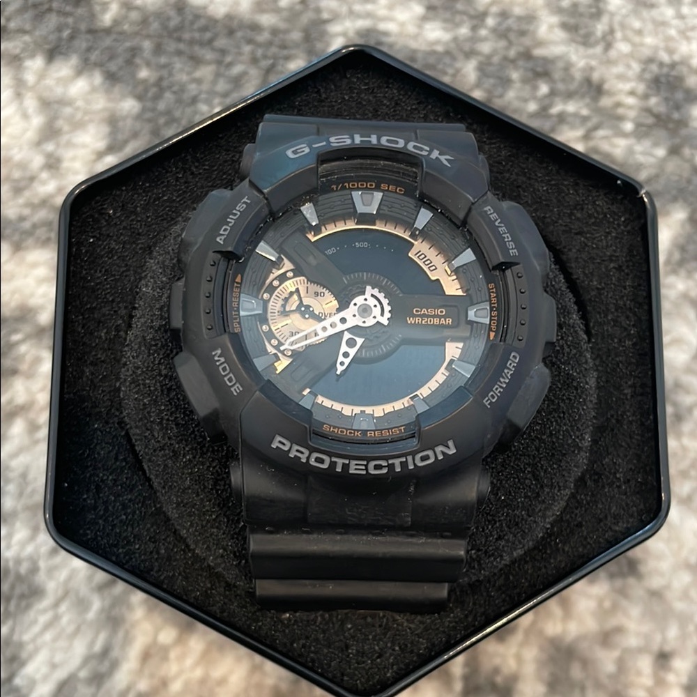 G-Shock Black and Gold Watch - Batteries needed